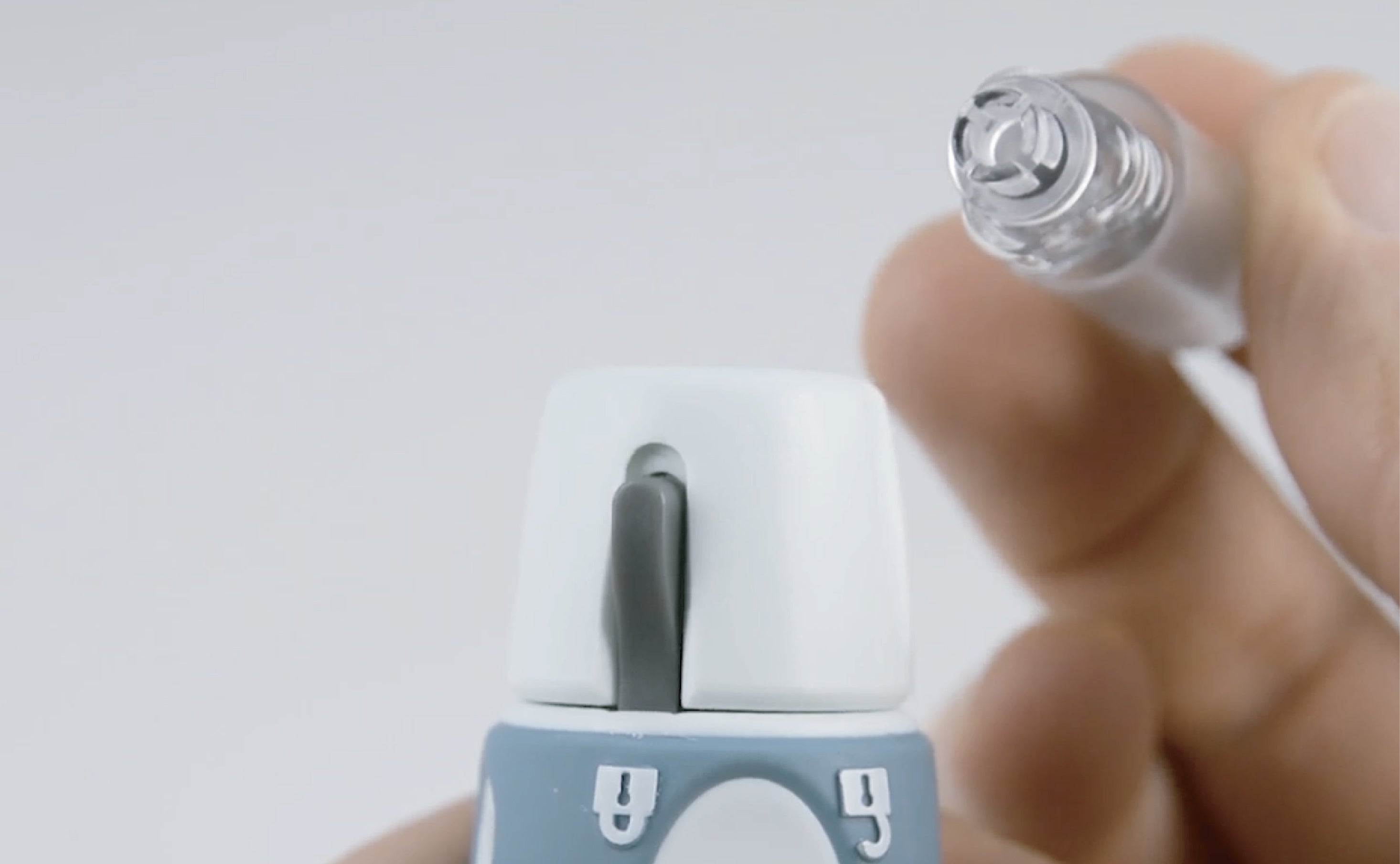 Load video: What to do if you have trouble installing the nozzle?